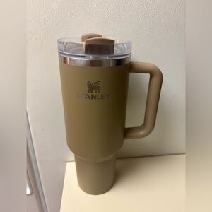 40 oz tan Stanley